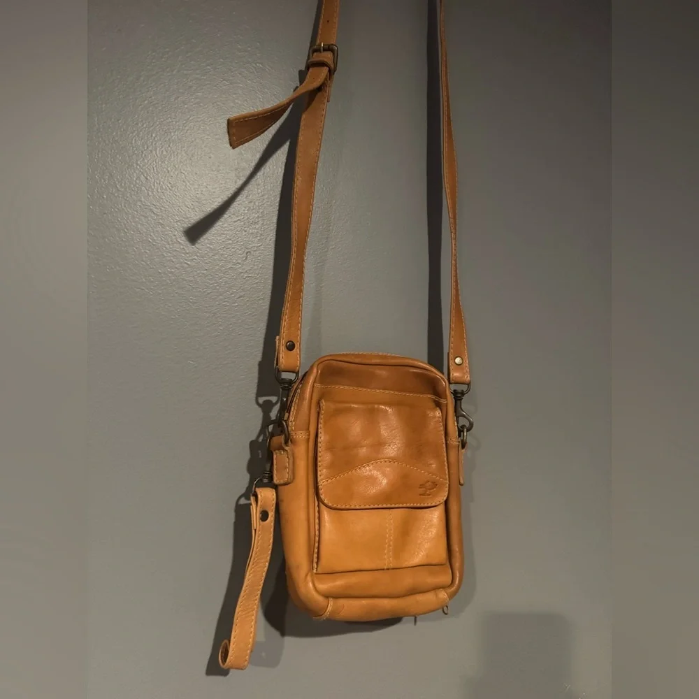 Ellington Brown Leather Messenger Bag with Adjustable Strap